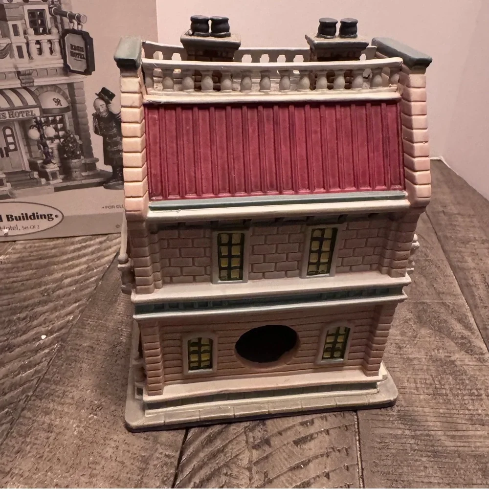 Lemax Regis Hotel Village Collection Lighted Building Club‎ Limited Edition READ